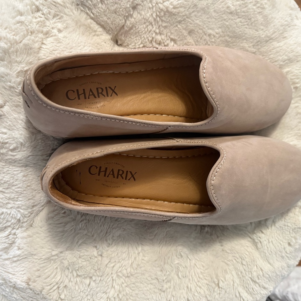 CHARIX Cream Suede Flats Slip-On Loafers